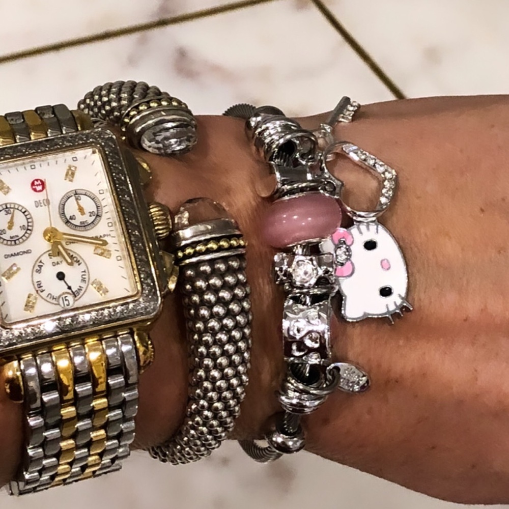 ✨NEW✨ Hello Kitty Charm Pendant Adjustable Silver & Pink Tone Bangle Bracelet - Picture 6 of 6